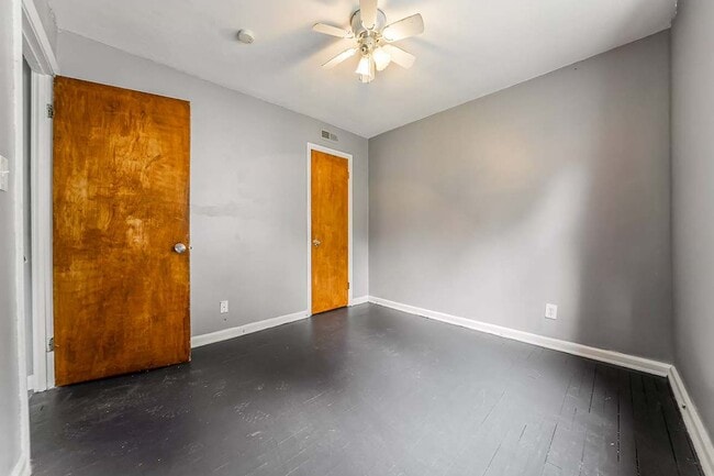 Building Photo - 2533 Greenvale Rd