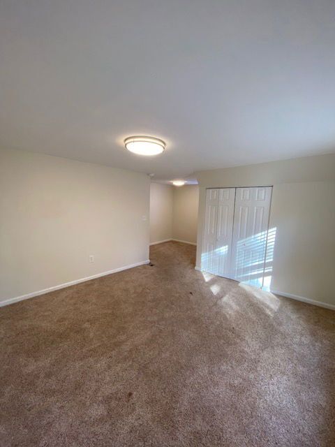 Building Photo - 702 S Cherry St