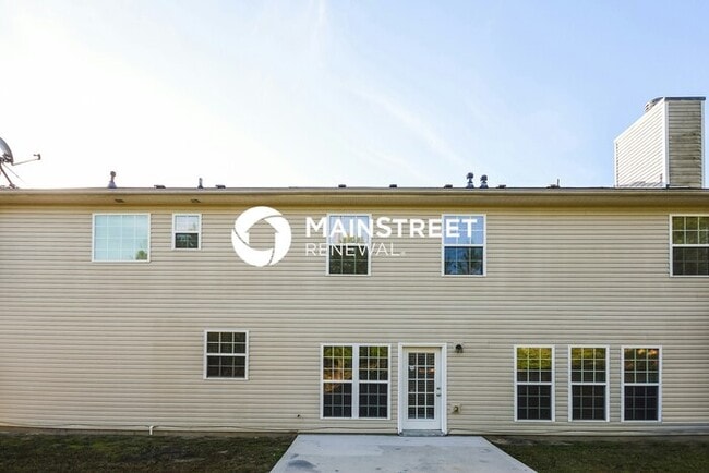 Building Photo - 4 Bedroom Pet-Friendly Home in Loganville, GA with Main Street Renewal