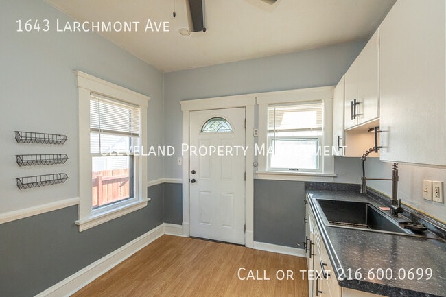 Building Photo - 1643 Larchmont Ave