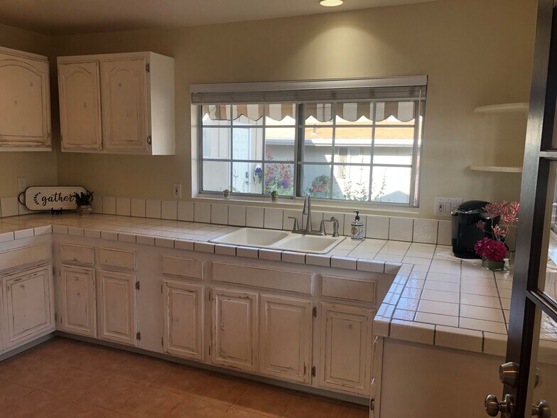 Building Photo - 2208 Gramercy Ave