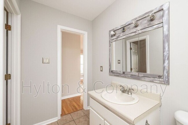 Building Photo - 7712 Breaker Point Ct