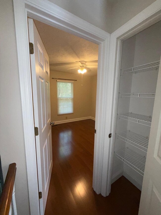 Building Photo - 7574 Allenwood Ct
