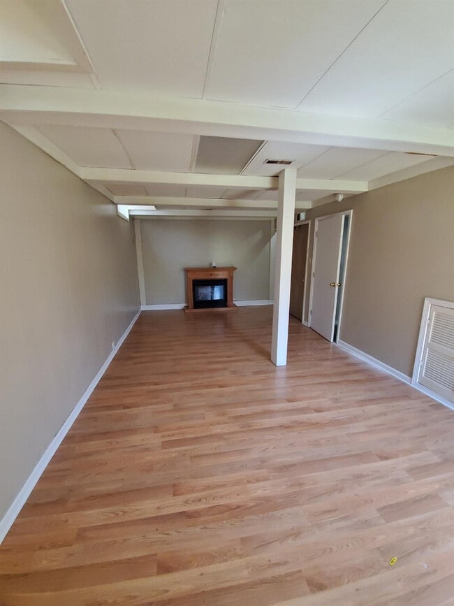 Building Photo - 1340 Ox Hill Dr