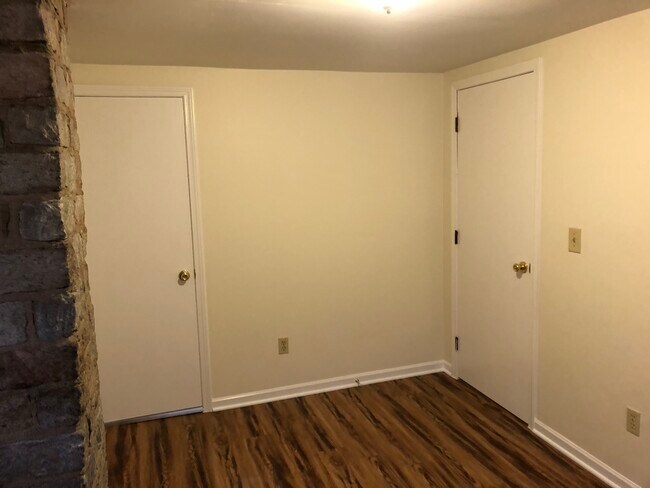 Building Photo - 753 1/2 Sullivant Ave.