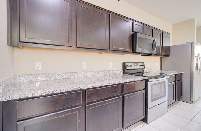 Building Photo - 42098 W Balsa Dr