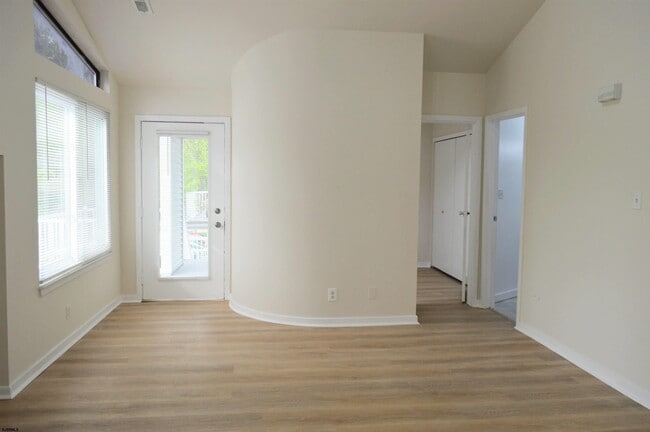 Building Photo - 137 Heather Croft