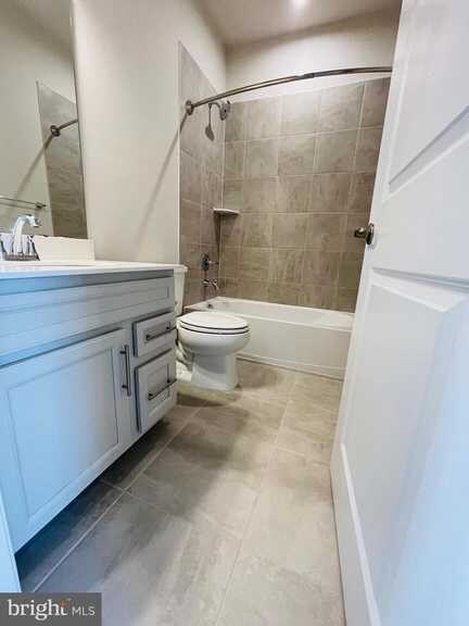 Building Photo - 4550 Chase Ln