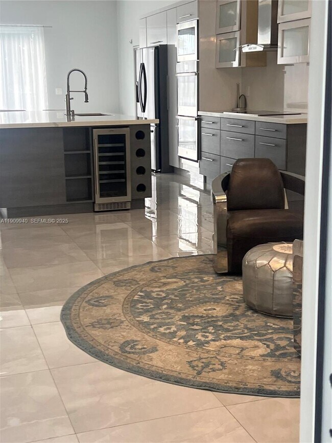 Building Photo - 10664 Paso Fino Dr