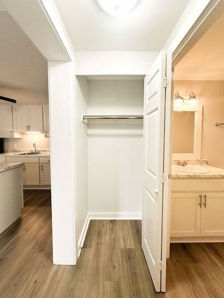 Building Photo - 2421 Madison St