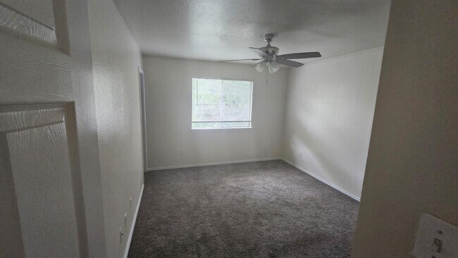 Building Photo - 844-846-846 Sagewood Trail