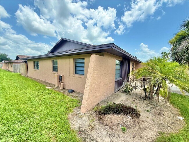 Building Photo - 2239 Margarita Ct
