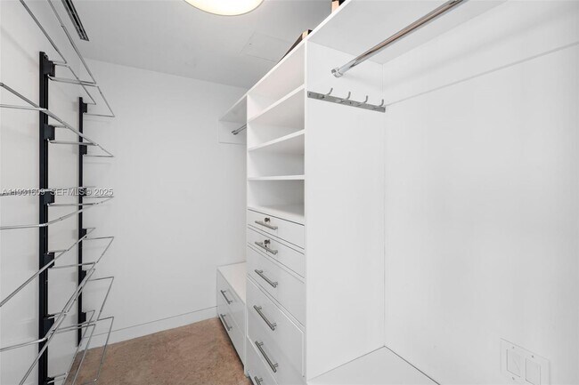 Building Photo - 1643 Brickell Ave