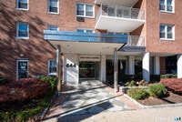 Building Photo - 444 Bedford St