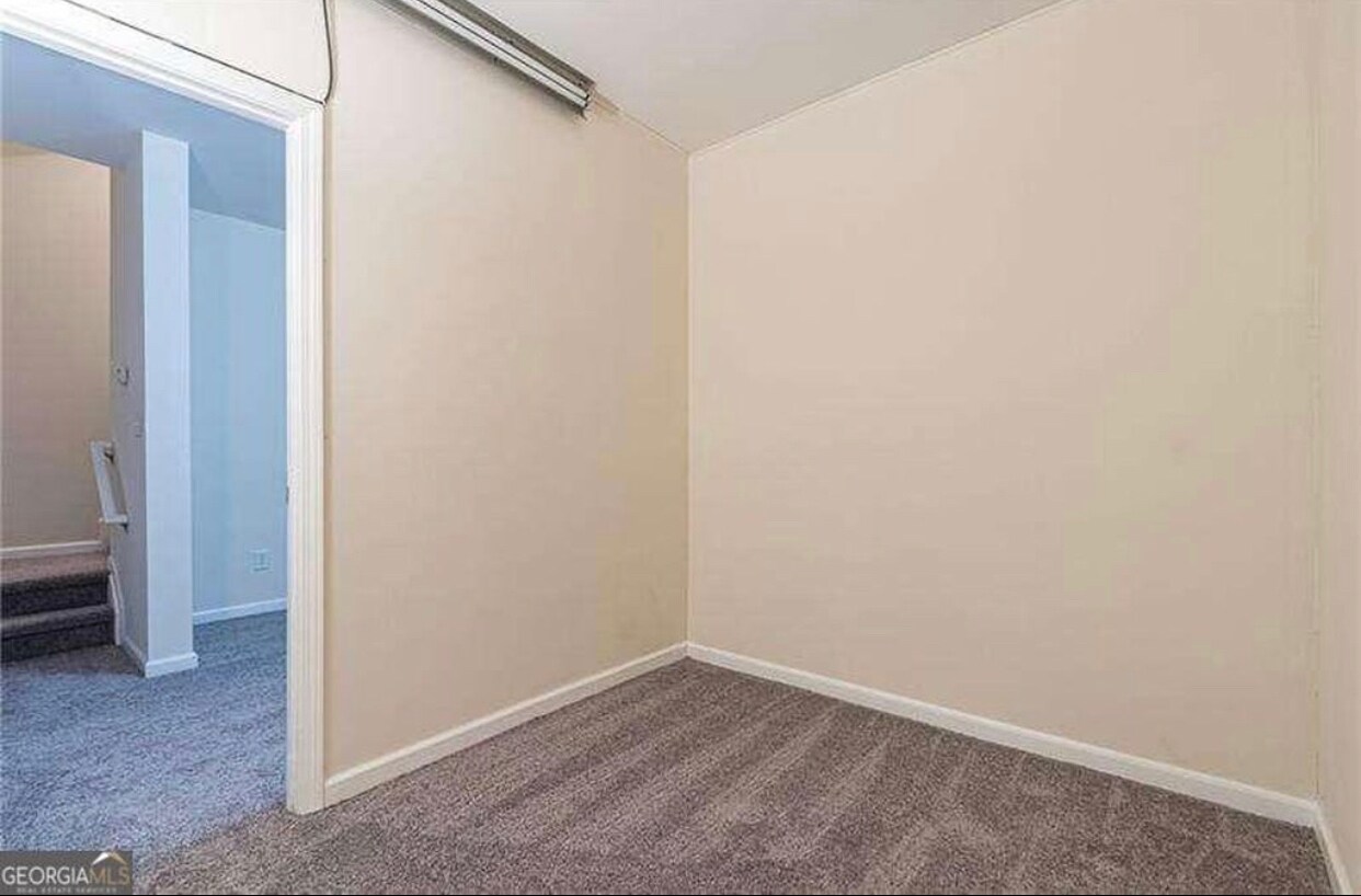 Building Photo - Room in Townhome on Pounds Dr