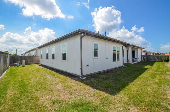 Building Photo - 18526 Bridgeway Ln