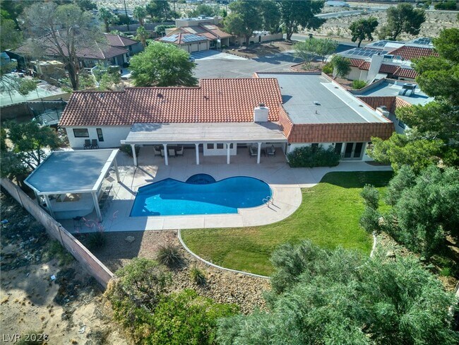 Building Photo - 4045 W Mardon Ave