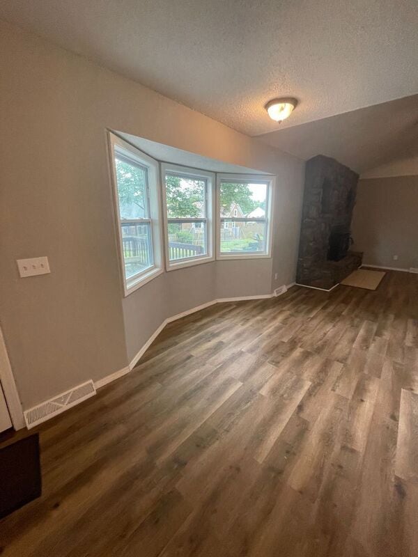 Building Photo - 2556 W Cardinal St