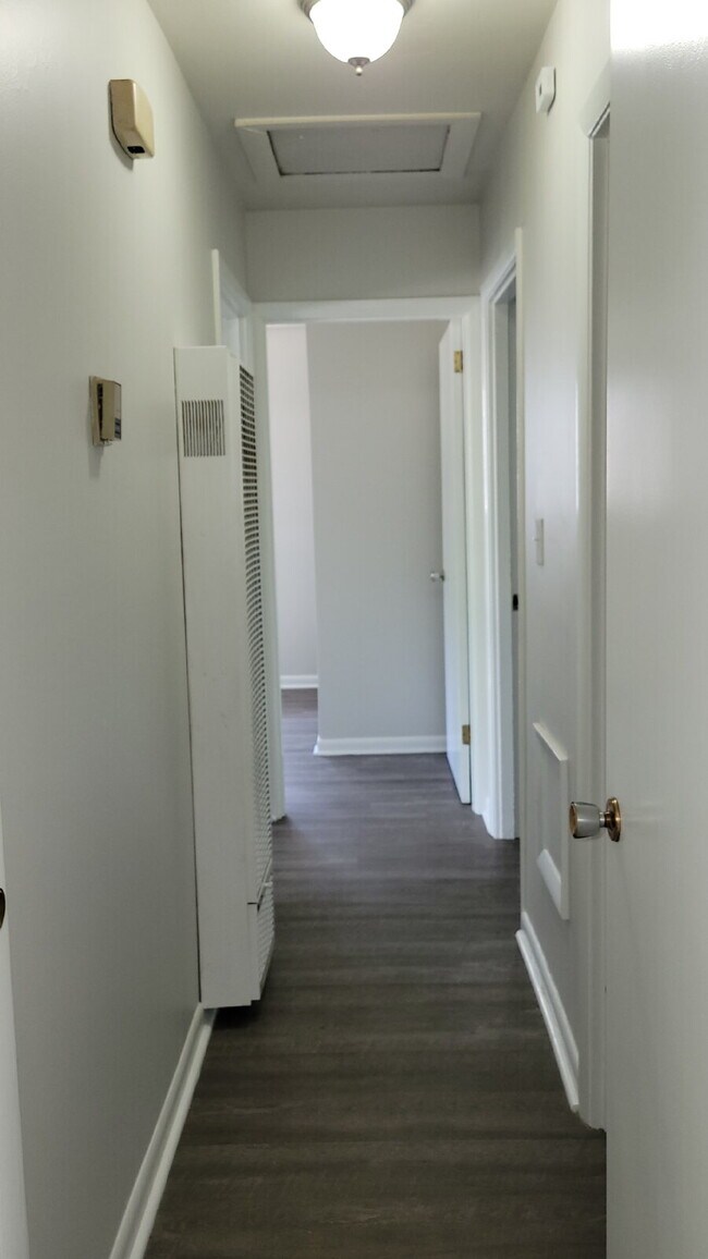 Building Photo - "Charming 3-Bedroom Home in Huntsville wit...