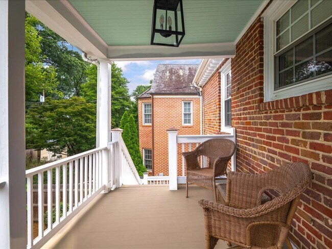 Building Photo - 4416 Bromley Ln