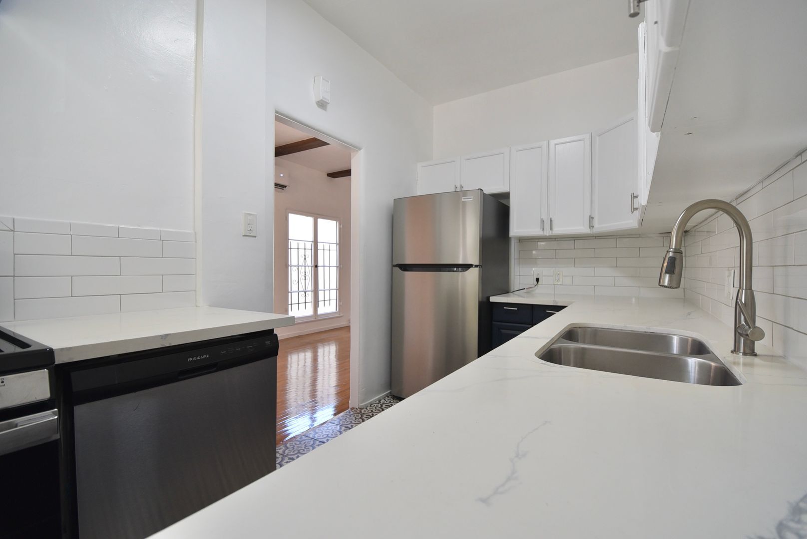 Building Photo - 1417 S Crescent Heights Blvd