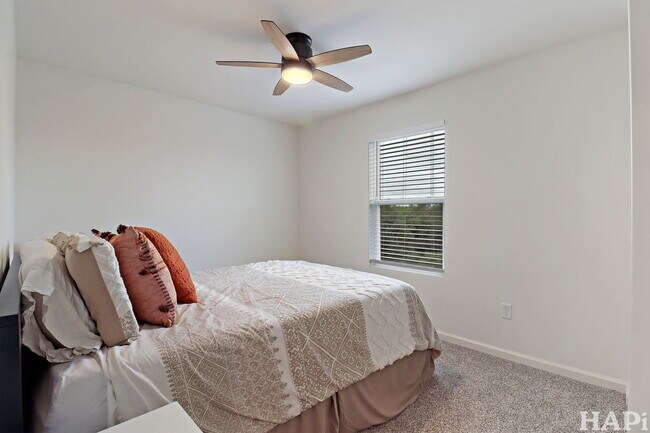 Building Photo - 6740 Linden Trl