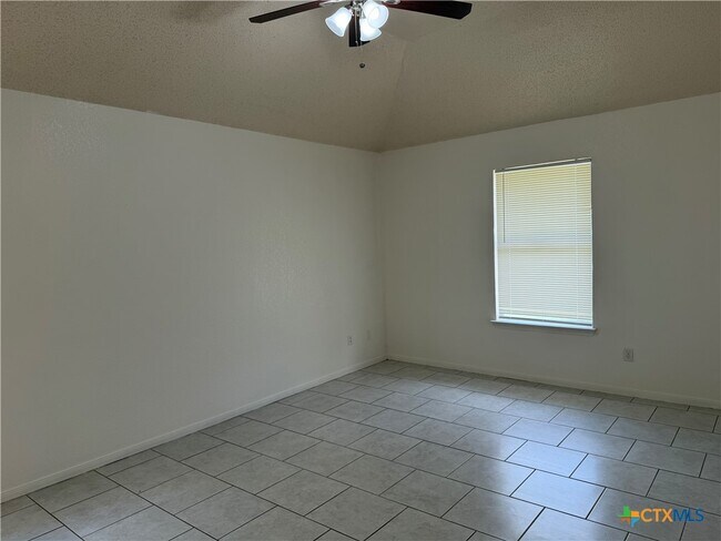 Building Photo - 3404 Granite Dr