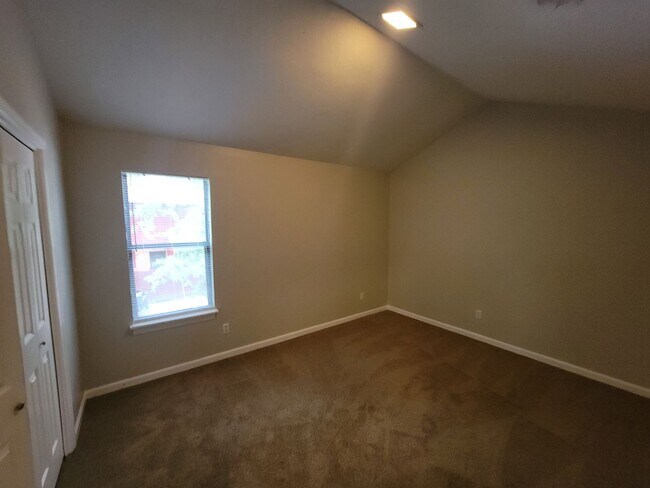 Building Photo - 151 Chalet North CT