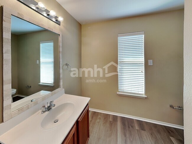 Building Photo - 4020 Hanna Rose Ln