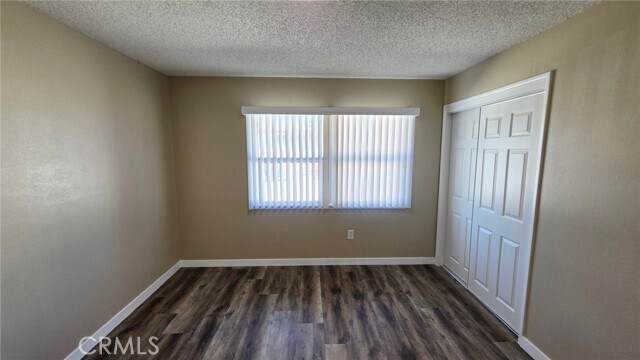 Building Photo - 8427 Oleander Ave