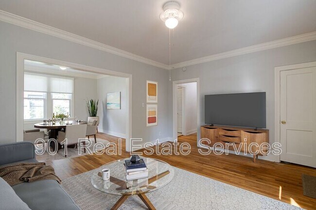 Building Photo - 1034 Meda St