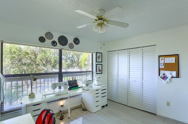 Building Photo - 2/2 UNFURNISHED Condo in Pasadena Cove. Ne...