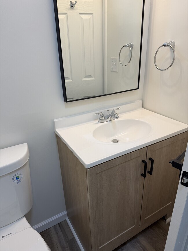 Building Photo - 809 Lamont St