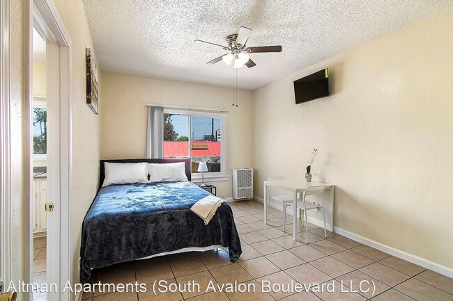 Building Photo - 5117-5123 S Avalon Blvd