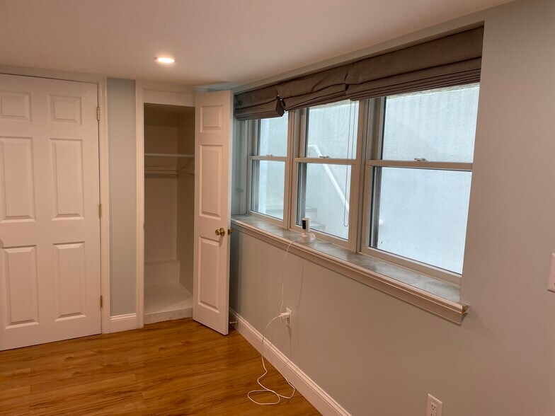 Building Photo - 136 Garrett Ave