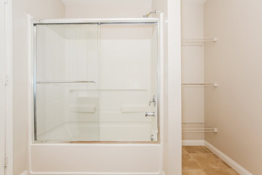 Building Photo - 7942 Bliss Hill Ct