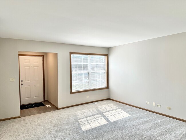 Building Photo - 540 N Crystal Ave