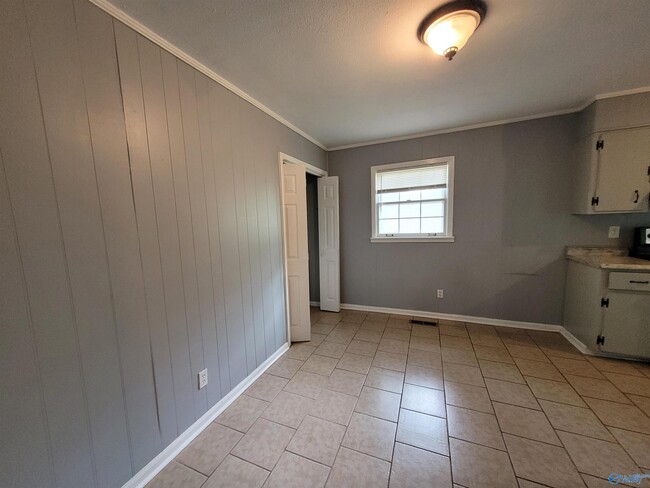 Building Photo - 4611 Daugette Dr NW