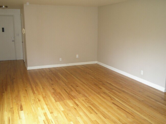 Interior Photo - Red Lion