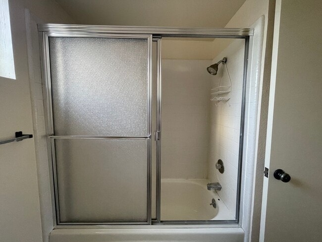 Building Photo - Palm Springs 3 br 3 bth on Golf Course