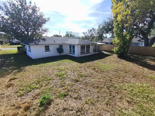 Building Photo - 7521 Bougenville Dr