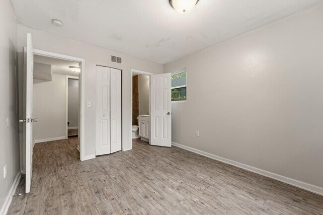 Building Photo - 744 Mackinaw St
