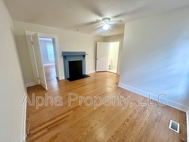 Building Photo - 407 Cedar Lane Rd