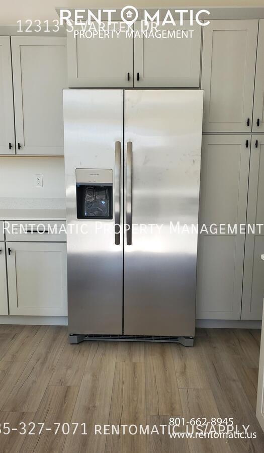 Building Photo - 12313 S Varitek Dr