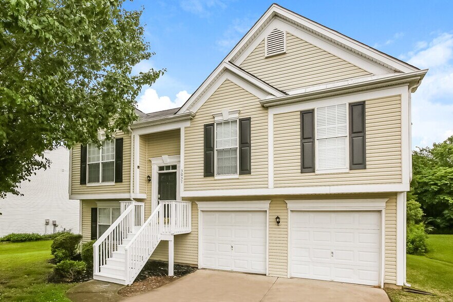 Building Photo - 3037 Old Ironside Dr