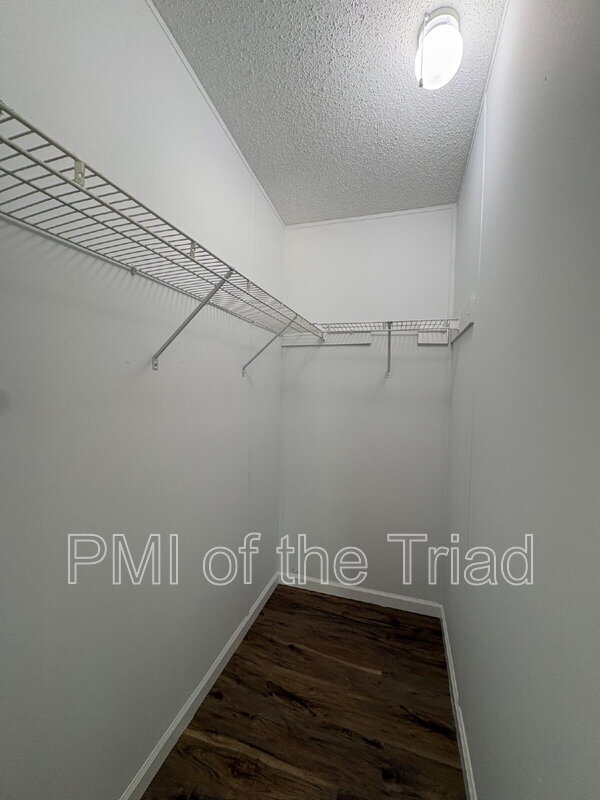 Building Photo - 589 Alvis Ln