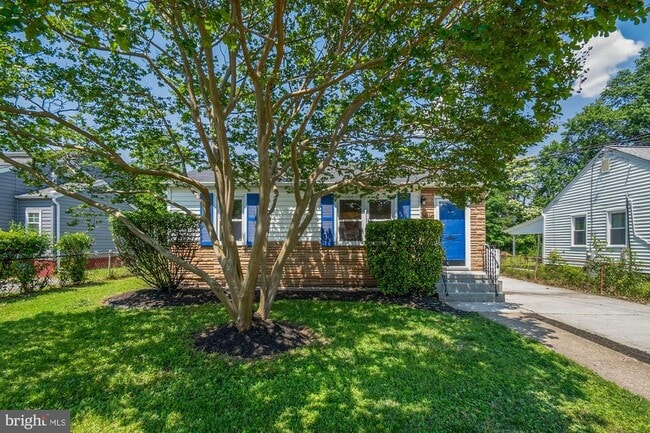 Building Photo - 5010 Sheridan St