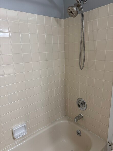 Building Photo - 1008 Barry Ct