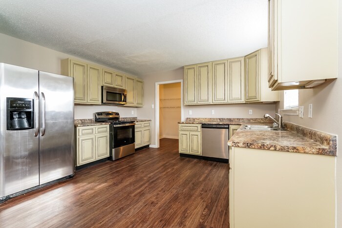 Building Photo - 9307 Princeton Ct