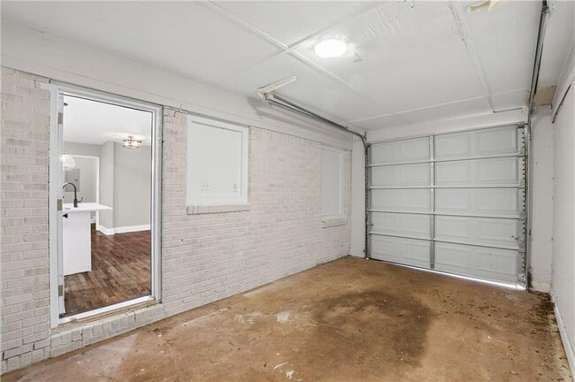 Building Photo - 2866 Belvedere Ln